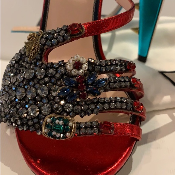 Gucci Wangy Jeweled Sandal - Picture 2 of 6